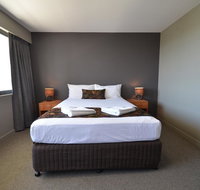 Gladstone Reef Hotel Motel - New Castle Holiday