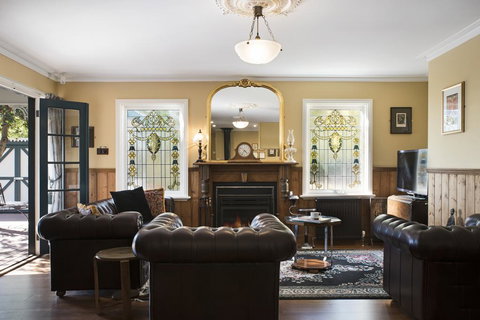 Gladville - New Castle Holiday 0