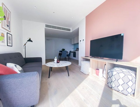 Glamorous Southbank Home W/ Free Wifi - New Castle Holiday 3