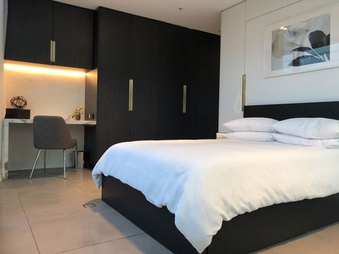 Glasshouse Apartment - At Parramatta - New Castle Holiday 3