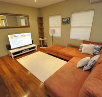 Glebe Self-Contained Modern One-Bedroom Apartment 47ROS - New Castle Holiday
