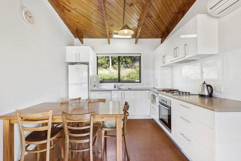 Glen Tara Cottage - New Castle Holiday 3