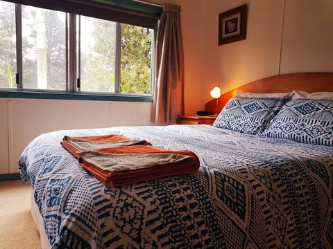 Glenbrook House & Cottage - New Castle Holiday 3