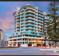 Glenelg Getaway 3 bedroom apartment - New Castle Holiday
