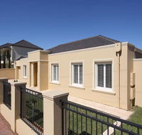 Glenelg Private Studio - New Castle Holiday
