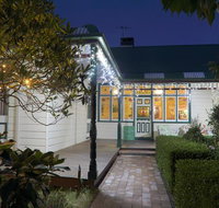 Glenella Guesthouse - New Castle Holiday