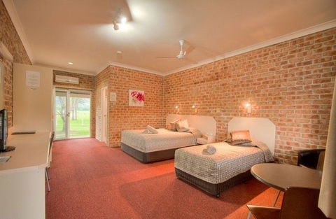 Country Lodge Motel - New Castle Holiday 0