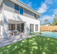 Going Coastal On Sunshine - New Castle Holiday