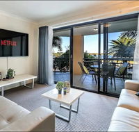 Gold Coast Apartment At Sandcastles On Broadwater - New Castle Holiday