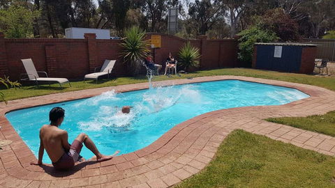 Golden Country Motel And Caravan Park - New Castle Holiday 1