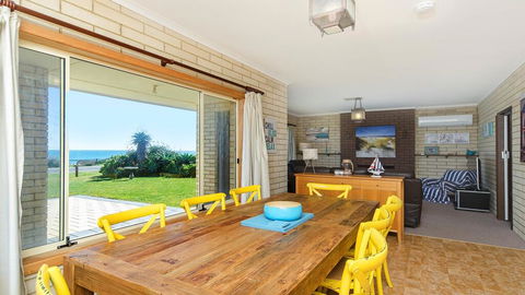 Golden Days - 30 Gold Coast Drive - New Castle Holiday 0