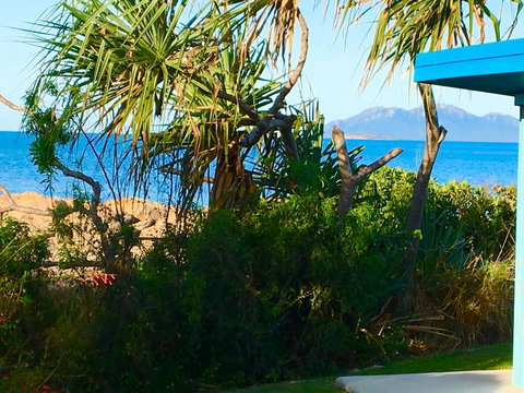 Golden Sands Beach House - New Castle Holiday 1