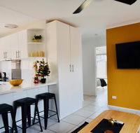 Goldie Apartment - New Castle Holiday