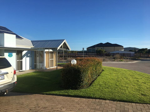 Golf And Beach Retreat - New Castle Holiday 3