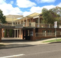 Golf Links Motel - New Castle Holiday