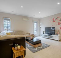 Gorgeous 4BR home in Point Cook - New Castle Holiday