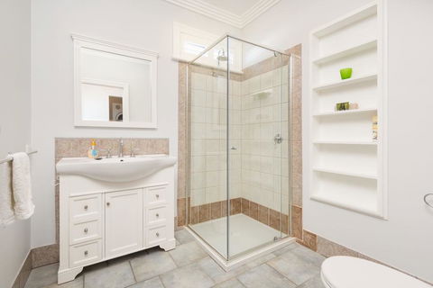 Gorgeous Alma St Villa - New Castle Holiday 2