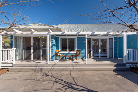 Gorgeous Alma St Villa - New Castle Holiday 0