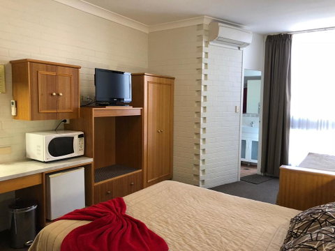 Goulburn Motor Inn - New Castle Holiday 1