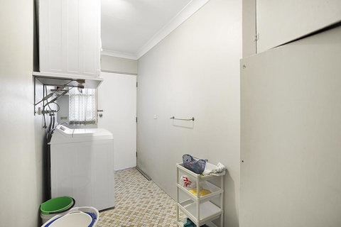 Government Road, 65 - New Castle Holiday 3