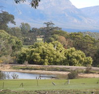 Grampians Old Man Emu Stay - New Castle Holiday