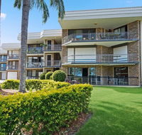 Great location close to waterfront Shops Restaurants and Cafes. - New Castle Holiday