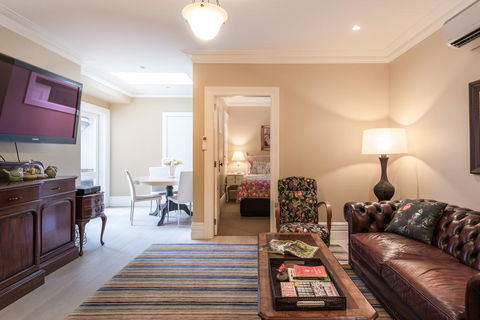 Greenwich Heritage - New Castle Holiday 0