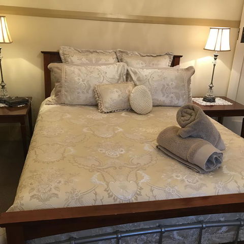 Guest House On Hyde - New Castle Holiday 3