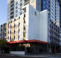 H on Mitchell Apartment Hotel - New Castle Holiday