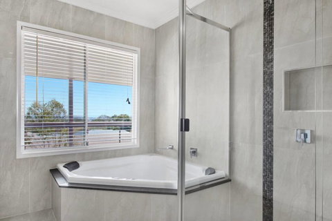 Hamblin - New Castle Holiday 3