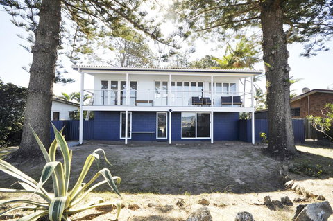 Happy Tides - New Castle Holiday 1