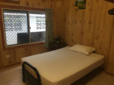 Happytourcairns Sharehouse - New Castle Holiday 1
