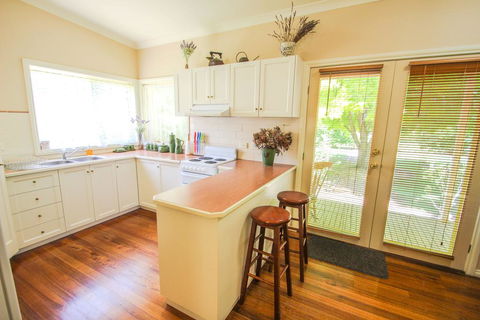 Harrietville Cottage - New Castle Holiday 1