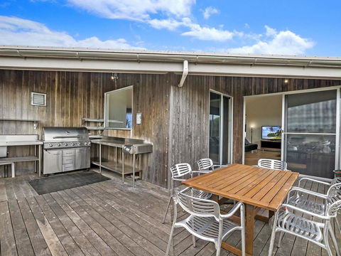 HEARN'S BEACH HOUSE - New Castle Holiday 1