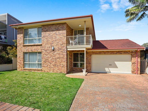 Hello Sunshine - 50m To Beach Access - New Castle Holiday 0