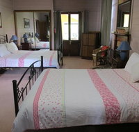 Henry's Cottage - New Castle Holiday