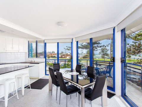 Heritage 201 - New Castle Holiday 0