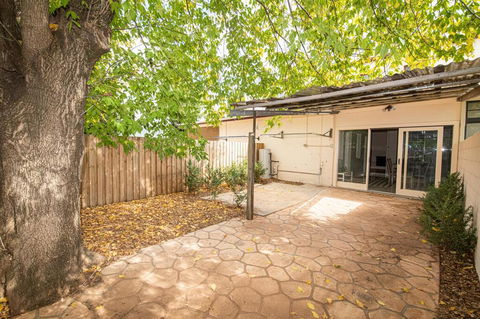 Heritage Bowen Terrace 3 Bed, 2 Bath - Walk To CBD - New Castle Holiday 2