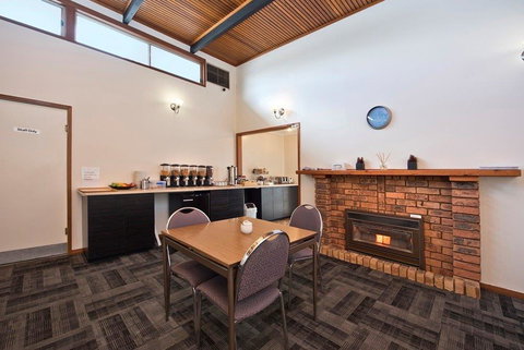 Hi Way Eight Motor Inn - New Castle Holiday 1