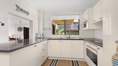 Hibiscus Court 2 - Forster Main Beach! - New Castle Holiday 3