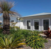 Hideaway at Culburra - guest house with plunge pool - New Castle Holiday