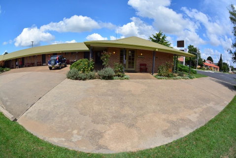Highlands Motor Inn - New Castle Holiday 2