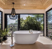 Hilltop Hideaway Luxury Style - New Castle Holiday