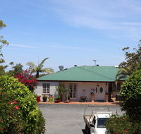 Hilltop on Tamborine - New Castle Holiday