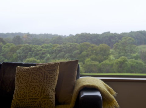 Hilltop Studios - New Castle Holiday 2