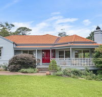 Hillview Cottage - classic country comfort and charm - New Castle Holiday