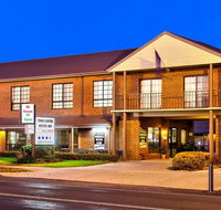 Holbrook Town Centre Motor Inn - New Castle Holiday