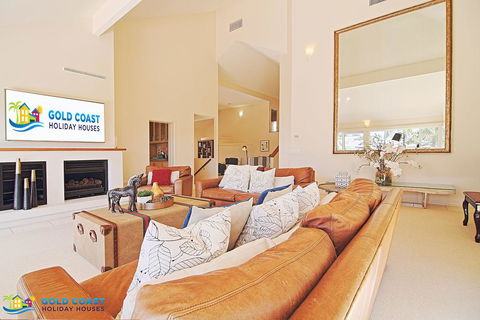 Holiday Home Coveside @ Sanctuary Cove - New Castle Holiday 3