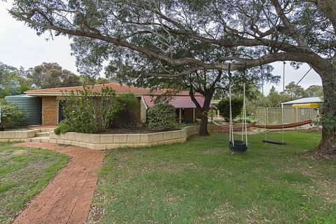 Holiday House On One Six Six - New Castle Holiday 2