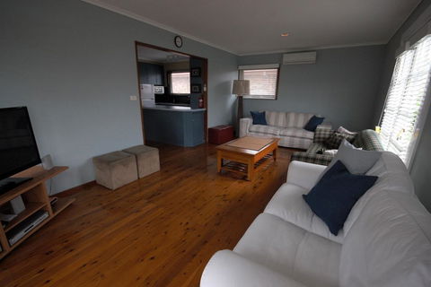 Holiday On The Bay, Vincentia - New Castle Holiday 2